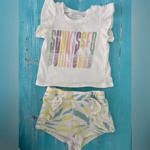 Updated 04/19/24
Grayson Mini Baby Sunkissed Tee and Shorts Size 0-3 Months